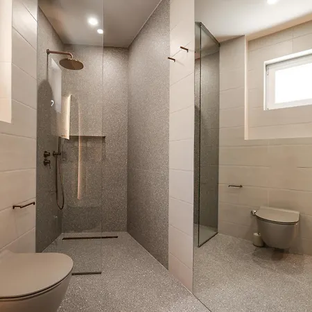 Arsenal Lofts דירה